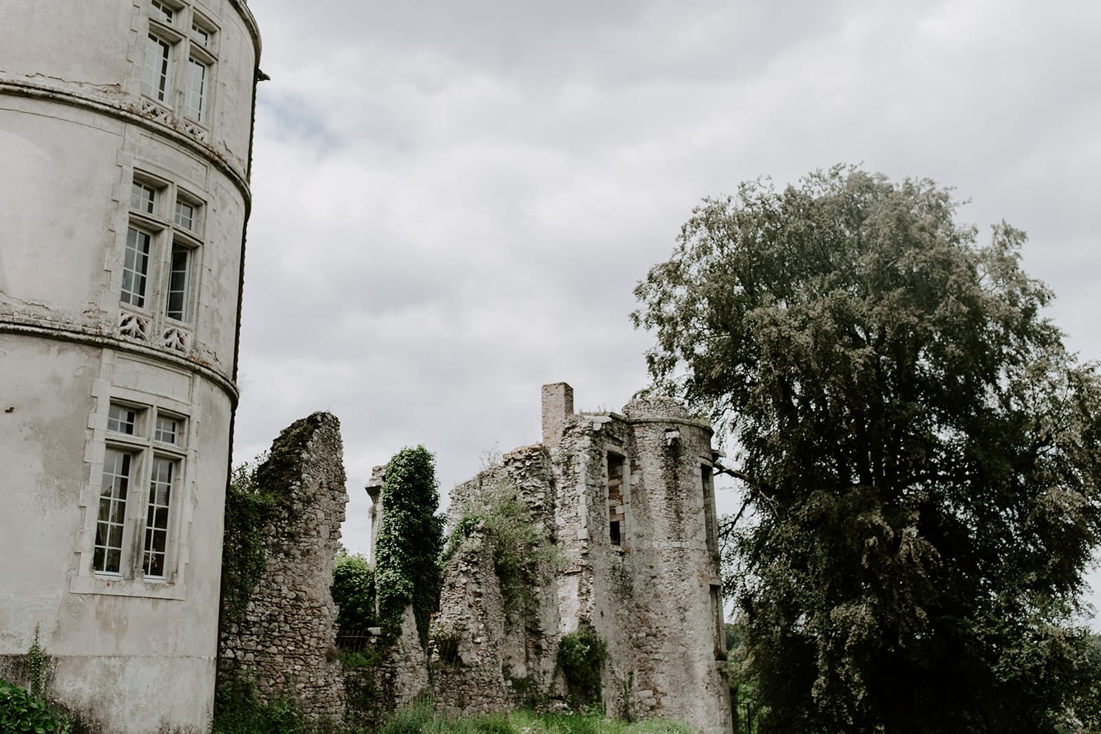 mariage_chateau_la_flocelliere_vendee_flavie_nelly_photographe-116-obonheurdesdames-decoration-mariage-location-vegetal